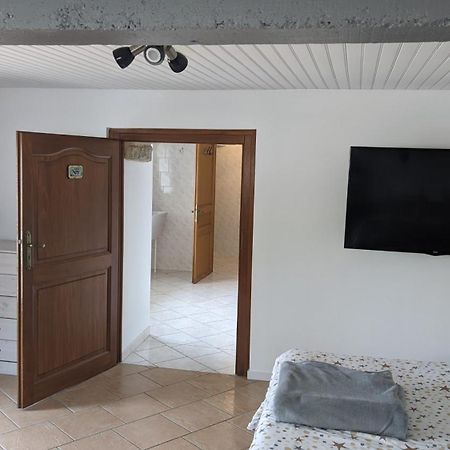 Studio A La Campagne Dans Corps De Ferme Renovee Chancey 部屋 写真